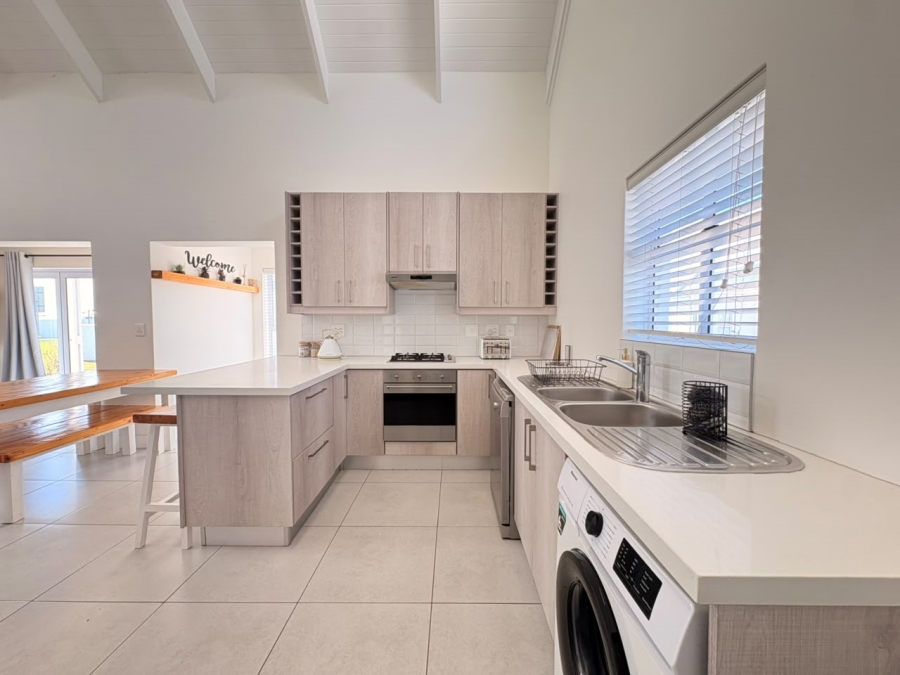 To Let 2 Bedroom Property for Rent in Da Gama Village Western Cape